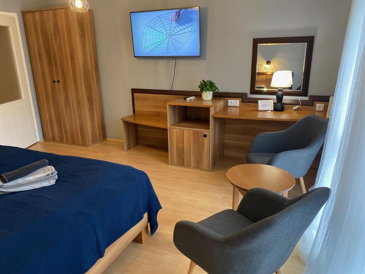 Tuenderpart Apartment Eger Buitenkant foto